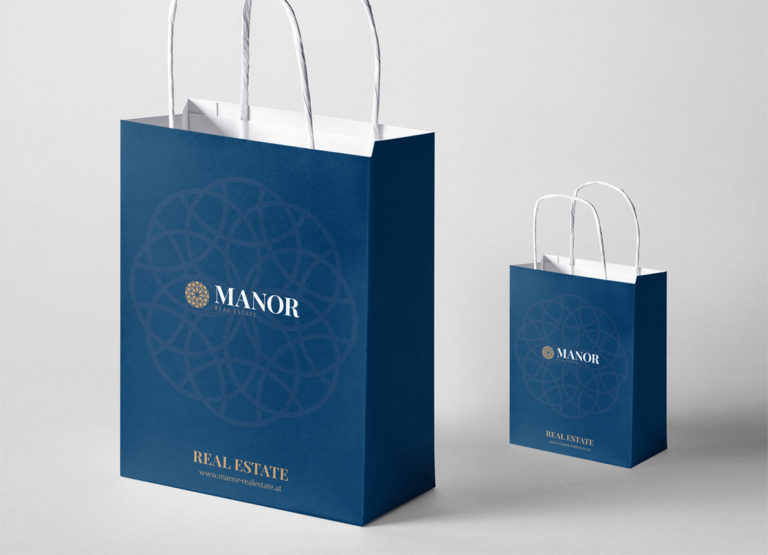 ukázka použití loga na papírové tašce